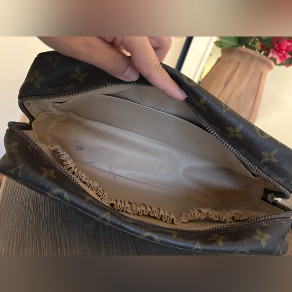 Louis Vuitton Monogram Toiletry Bag - Picture 9 of 11